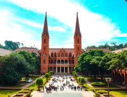 Universitas Katolik Darma Cendika: Menjadi Pilihan Terbaik